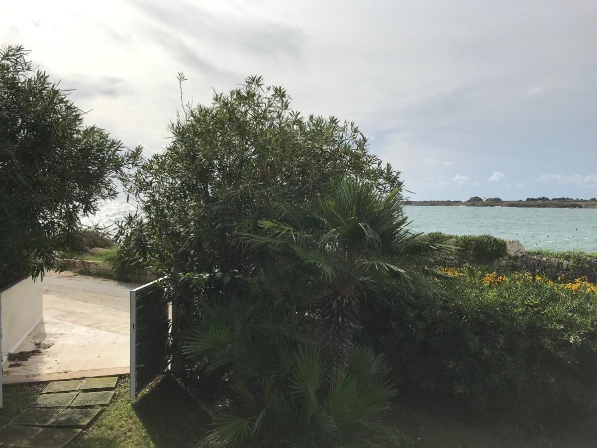 Villa Casa Sugli Scogli Fontane Bianche Exterior foto
